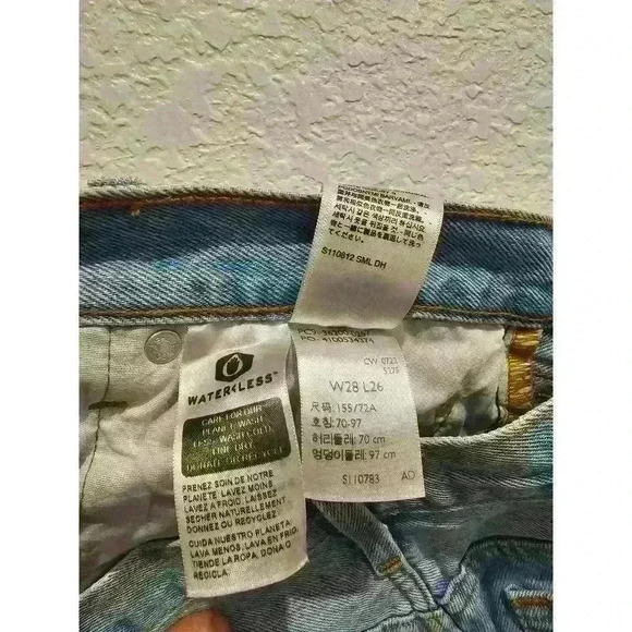 Vintage Levi's. Lightwash 501 Waist:15 "Rise: 11 "Inseam: 25 "Outseam: 37"Cuf - Picture 4 of 5